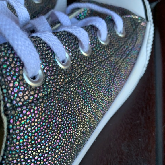Airwalk Iridescent Non-Marking Sneakers - Picture 7 of 10